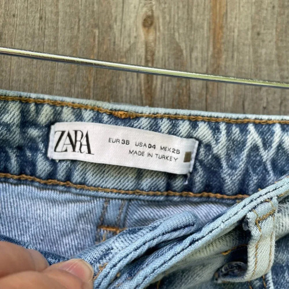 ZARA Womens Hi-Waist Split Hem Raw Hem Ripped Straight Leg Light Wash Jeans 4 - Picture 5 of 16